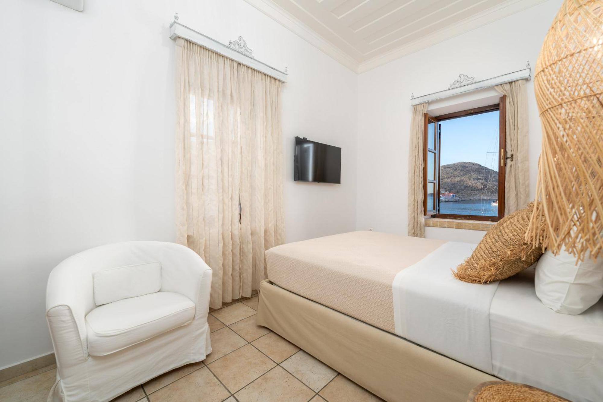 Villa Antonis Chalki Town Esterno foto